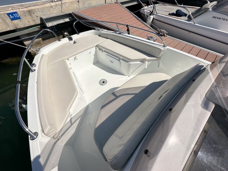 beneteau-flyer-6-spacedeck-natare-6a-280-15-20-7e62ced4-f