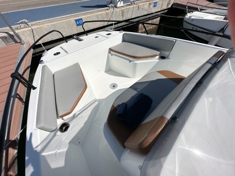 beneteau-flyer-7-spacedeck-mercuri-6a-280-29-21-437f983b-8