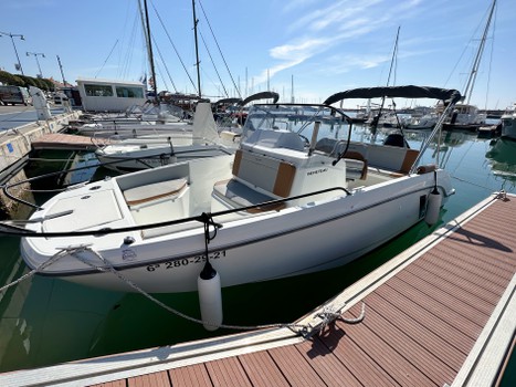 beneteau-flyer-7-spacedeck-mercuri-6a-280-29-21-c7cac2f8-9