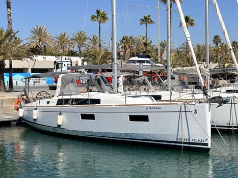 beneteau-oceanis-35.1-bali-ii-(bcn)-6a-ta-3-5-20-ecf57e93-e